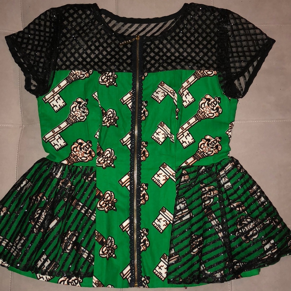Beautiful statement piece! - Picture 4 of 4